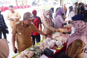 Tekan Inflasi Pemda PPU Gelar Pasar Murah Bahan Pokok di Halaman Gedung Bupati