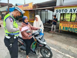 Satlantas Polres PPU Rutin Ingatkan Masayarakat Tak Pakai Helm