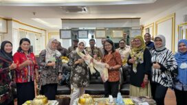 Kagama Kaltim Kenalkan Bati Eco Print kepada Pemda PPU | Poto: Istimewa