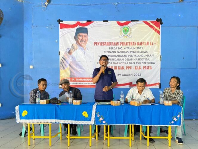 
					Anggota DPRD Kaltim Baharuddin Muin Sosper Perda Penyalahgunaan Narkoba di Kelurahan Petung | Poto: Istimewa