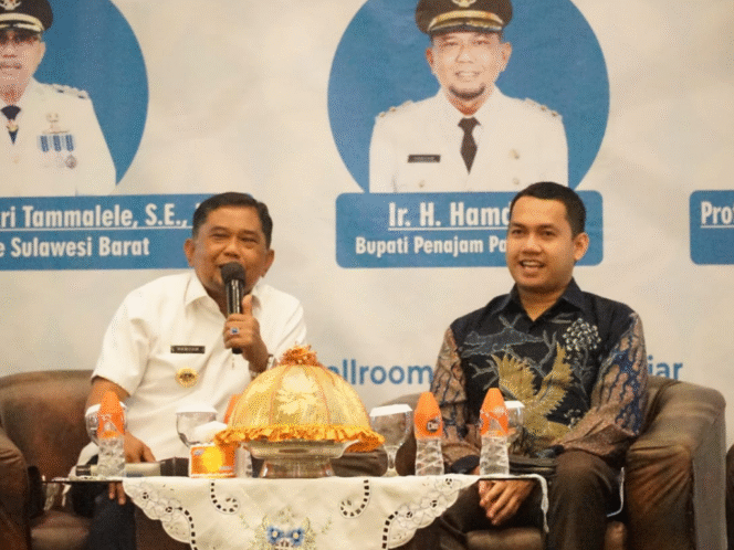 
					Caption: Bupati Penajam Paser Utara (PPU), Ir. H. Hamdam hadir sekaligus menjadi pembicara pada acara seminar Nasional yang diselenggarakan oleh Universitas Fajar (Unifa) Makassar | Poto: Istimewa