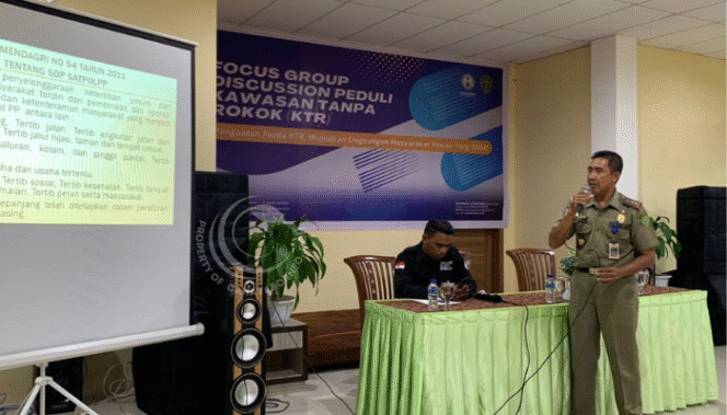 
					Caption: Kabid Pembinaan Aparatur dan Pembinaan Masyarakat (PAPM) Satpol-PP PPU Andi Hasparullah saat memaparkan materi  kepada Aspeksindo | Poto: Tim CahayaBorneo.com

