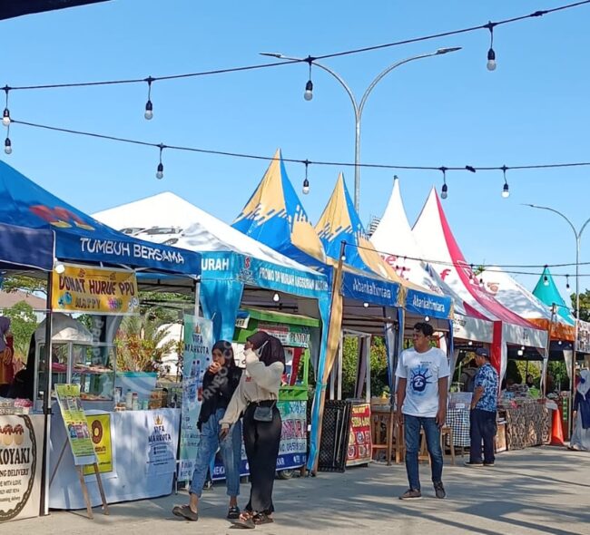 Berburu Takjil di Bazar Ramadhan Bukber Samping Islamic Center