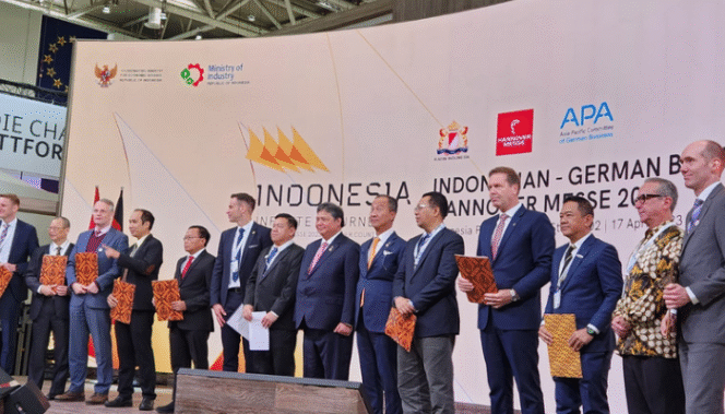 
					Caption: Pemerintah pamerkan market Nusantara dan jelaskan konsep serta progres pembangunan IKN Nusantara di Hannover Messe. Poto: Dok. OIKN Nusantara 