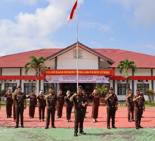 Kajari Penajam Paser Utara Tanda Tangani Komitmen Wujudkan WBK/WBBM di Lingkungan Kerja