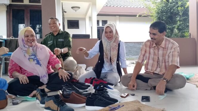 
					Pelatihan pembuatan sepatu. Poto: Istimewa