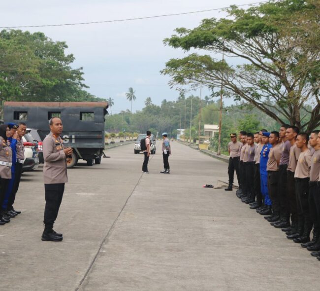 Demi Terciptanya Lingkungan Sehat, Polres PPU Giat Bersih-Bersih di Pasar Induk Nenang