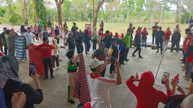 
					Poto: Kegiatan 17-Agustusan dalam rangka HUT RI Ke-78 di Pemkab Penajam Paser Utara (PPU). (Dok. Istimewa) 