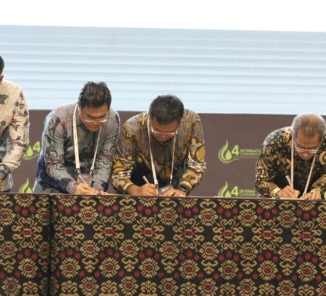 Dukung Penyaluran Energi, Pertamina Subholding Upstream Regional Kalimantan Tandatangani 3 Perjanjian