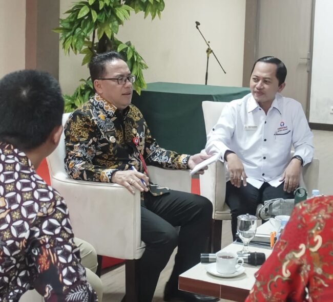 Terima Kunjungan Ombudsman Provinsi Kaltim, Pj. Bupati PPU Makmur Marbun Bincang Optimalisasi Pelayanan Publik di PPU