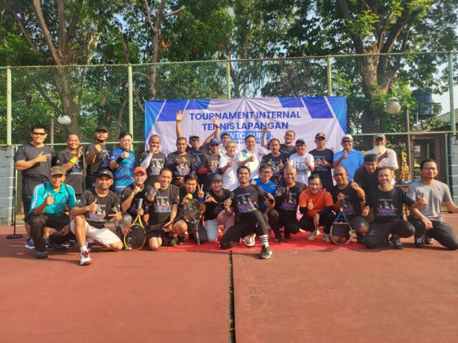 
					Turnament Internal Tenis Lapangan LWTC Cup I, Andi Mallarangeng Juara I