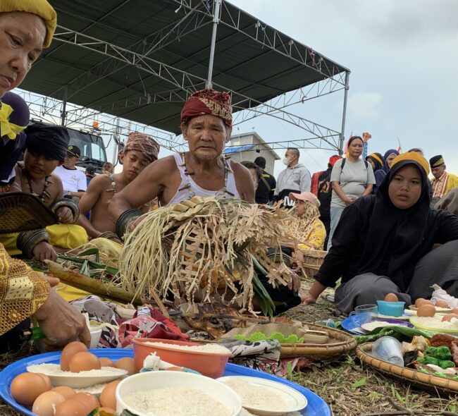 Larung Jakit Tandai Berakhirnya Pesta Adat Paser Nondoi 2023