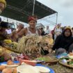Foto: Ritual adat paser Larung Jakit di Sungai Sesumpu, Kecamatan Penajam. (DOK. CahayaBorneo.com)