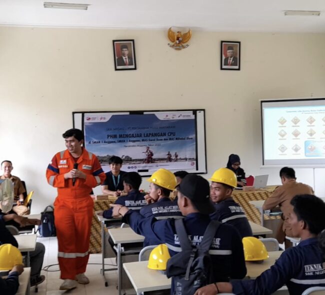 Siswa dan Employee Volunteerism, PT Pertamina Hulu Mahakam Giatkan Kembali Program PHM Mengajar