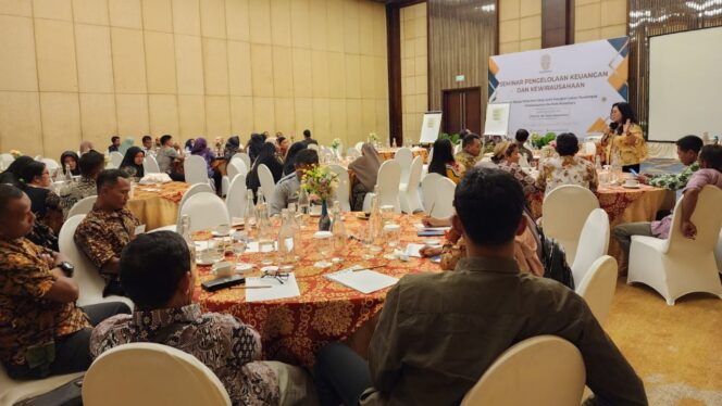 
					Foto: Seminar Pelatihan pengetahuan pengelolaan keuangan dan kewirausahaa oleh Kedeputian Sosial Budaya dan Pemberdayaan Masyarakat (Sosbudpemas) Direktorat Pemberdayaan Masyarakat digelar di Hotel Novotel Balikpapan sejak Sabtu (14/10/2023) hingga Senin (16/10/2023). (DOK. Istimewa)