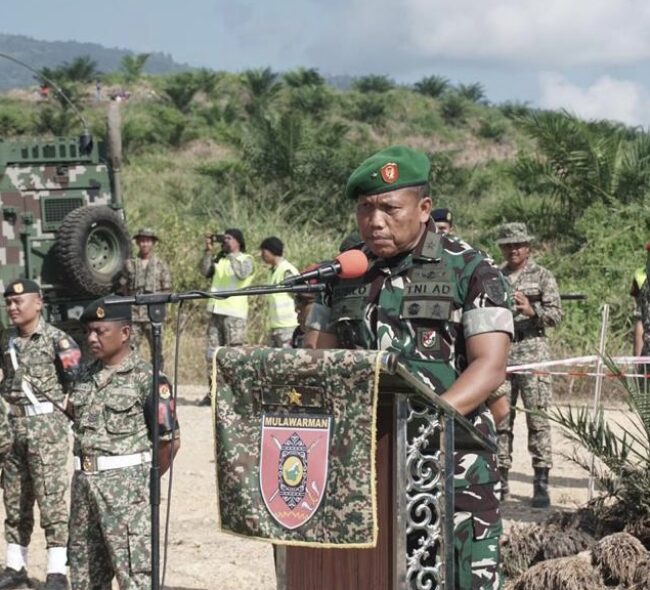 Kasdam VI/Mulawarman, Brigjen TNI Susilo menghadiri Upacara Penutupan Latma Kekar Malindo-46AB/2023