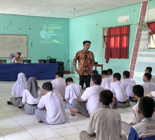 HIPMI PPU Gelar Program Goes To School, Sayyid Hasan Beri Seminar Membangun Jiwa Kewirausahaan  di SMK Pelita Gama