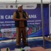 Foto: Asisten II Bidang Perekonomian dan Pembangunanan Pemkab Penajam Paser Utara (PPU), Nicko Herlambang hadiri gerakan panen cabe bersama,  sebagai rangkaian implementasi pengendalian inflasi daerah. Acara ini dikemas dalam kegiatan Gerakan Nasional  Pengendalian Inflasi Pangan (GNPIP), Selasa, (28/11/2023). (DOK. Istimewa)