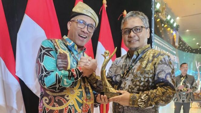 
					Foto: Pertamina Hulu Indonesia (PHI) melalui anak perusahaan dan afiliasinya di lingkungan Subholding Upstream Regional 3 Kalimantan berhasil meraih tiga PROPER Emas dan enam PROPER Hijau dalam ajang penghargaan Anugerah Lingkungan PROPER 2023. (DOK. Istimewa)