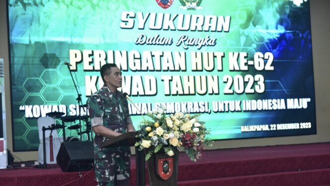 
					Foto: Pangdam VI/Mlw, Mayjen TNI Tri Budi Utomo hadir dalam kegiatan syukuran yang diadakan oleh KOWAD yang berada di wilayah Kodam VI/Mlw dan tergelar di Aula Markas Kodam VI/Mlw. (DOK. Istimewa)