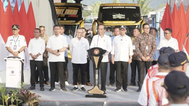 
					FOTO: Presiden Joko Widodo meresmikan Terminal Samarinda Seberang di Kota Samarinda pada Rabu, 28 Februari 2024. (DOK. Istimewa)