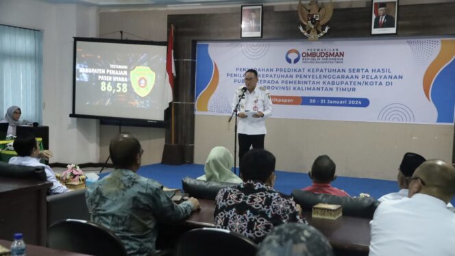 
					Foto: Pemerintah Kabupaten Penajam Pasar Utara (PPU) menerima penghargaan predikat kepatuhan serta hasil penilaian kepatuhan terhadap penyelenggaraan pelayanan publik  Tahun 2023. (DOK. Istimewa)
