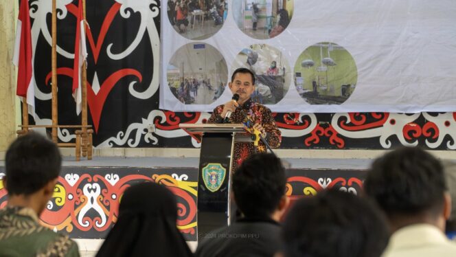
					Foto: Sekretaris Daerah (Sekda) Penajam Paser Utara (PPUTohar hadiri sekaligus membuka acara sosialisasi hospital by laws di Rumah Sakit Umum Daerah (RSUD) Ratu Aji Putri Botung pada Kamis, (01/02/2024). (DOK. Istimewa)