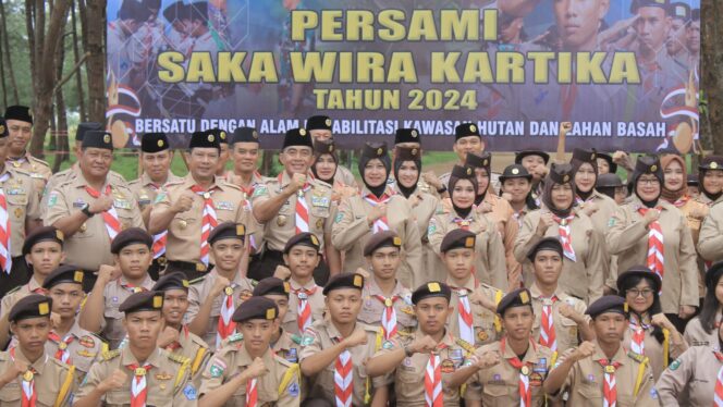 
					Foto: Pangdam VI/Mlw Mayjen TNI Tri Budi Utomo buka persami Pramuka Saka Wira Kodam VI/Mulawarman. (DOK. Istimewa)