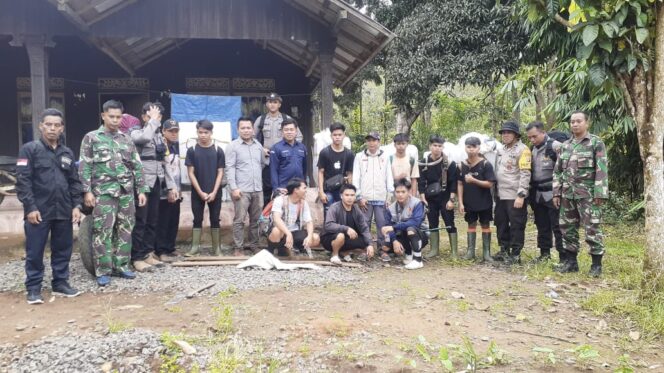 
					Foto: Babinsa Kodim 1002/HST Korem 101/ANT Kodam VI/Mulawarman. (DOK. Istimewa)