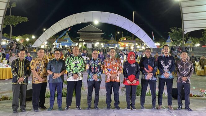 
					Foto: Ketua Dewan Perwkilan Rakyat Daerah (DPRD) Kabupaten Penajam Paser Utara (PPU) Syahrudin M Noor hadiri kegiatan Rapat Kerja Destinasi dan Industri Pariwisata Se-Kalimantan Timur (Kaltim). (DOK. Istimewa)