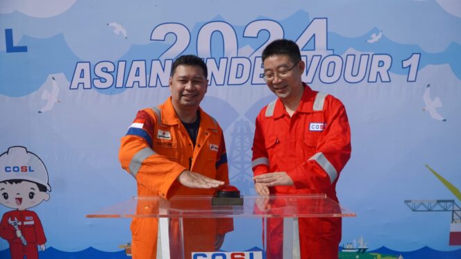 
					Foto: PT Pertamina Hulu Kalimantan Timur (PHKT) mengajak keluarga pekerja berkunjung ke rig pengeboran minyak Asian Endeavour-1 (AE-1) yang sedang docking di Balikpapan, Kalimantan Timur. (DOK. Istimewa)