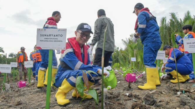
					Foto: Direktur Utama PT Pertamina Hulu Indonesia (PHI), Sunaryanto meresmikan sejumlah fasilitas baru di Kawasan Ekowisata Sungai Hitam Lestari, Kecamatan Samboja. (DOK. Istimewa)