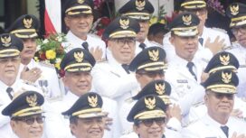 Foto: PENAJAM - Penjabat (Pj) Bupati Penajam Paser Utara (PPU) Makmur Marbun menghadiri Peringatan Hari Otonomi Daerah Ke-28 Tahun 2024 yang dilangsungkan di Lapangan Balai Kota Surabaya, Jumat (25/4/2024).(DOK. Humas Pemkab PPU)