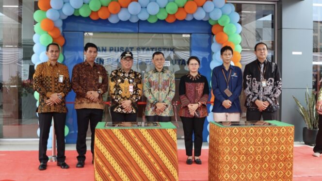 
					Foto: Penjabat (Pj) Bupati Penajam Paser Utara (PPU) Makmur Marbun meresmikan Kantor Badan Pusat Statistik (BPS) Kabupaten PPU. (DOK. Istimewa)