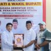 Foto: Bakal Calon (bacalon) Wakil Bupati Penajam Paser Utara (PPU), Ahmad Basir kembalikan formulir Pendaftaran ke Dewan Pimpinan Cabang (DPC) Partai Gerindra PPU. (DOK. CahayaBorneo/Dinda)