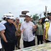 Foto: Menteri BUMN Erick Tohir didampingi Kepala OIKN Bambang Susantono tinjau IKN. (DOK. Humas Polres PPU)