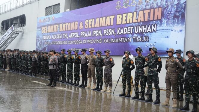 
					Foto: Upacara Kedatangan 1.850 peserta Latihan Intergrasi dan Kemitraan Taruna Wreda Nusantara (Latsitardanus) XLIV/2024