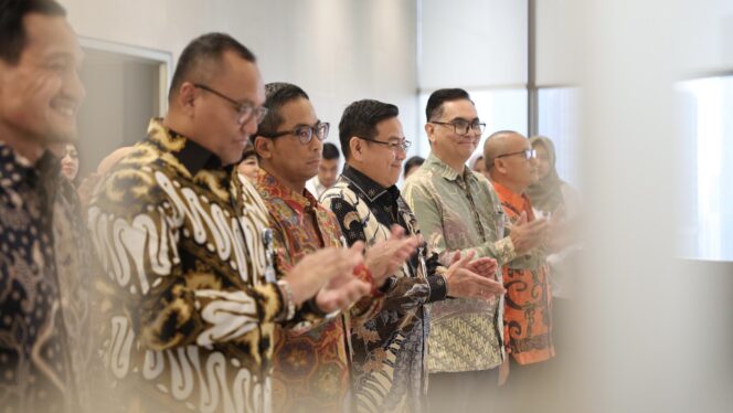 
					Foto: Otorita Ibu Kota Nusantara (IKN) dan Bank Negara Indonesia (BNI) sepakat menandatangani Memorandum of Understanding (MoU). (DOK. Istimewa)
