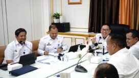 Foto: Pj. Bupati PPU Makmur Marbun pimpin pertemuan Ekspose ke-II Pekan Olahraga Daerah (Porda) VI Persatuan Perusahaan Air Minum Seluruh Indonesia (Perpamsi) Kalimantan Timur (Kaltim) bersama jajaran. (DOK. Istimewa)