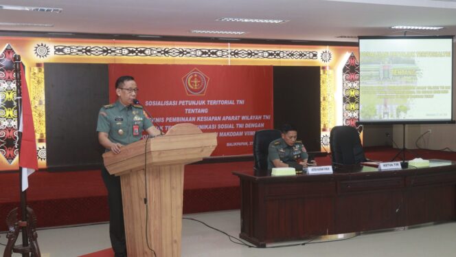 Foto: kegiatan Sosialisasi Petunjuk Teritorial TNI tentang Petunjuk Teknis Komunikasi Sosial TNI dengan komponen pemerintah dan Petunjuk Teknis Pembinaan Kesiapan Aparat Kewilayahan TNI di Kodam VI/Mulawarman TA 2024. (DOK. istimewa)