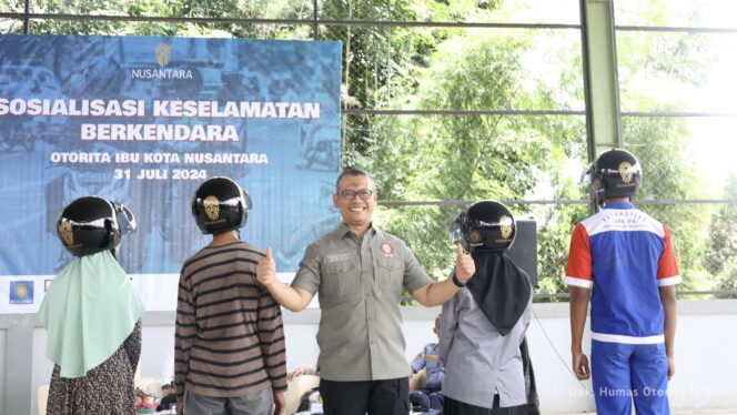 
					Foto: Otorita IKN Gelar Sosialisasi Keselamatan Berkendara dan Bagikan Helm Gratis di Sepaku. (DOK. Istimewa)