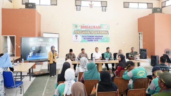
					Foto: Kepolisian Resor (Polres) Kabupaten Penajam Paser Utara (PPU) bersama Komando Distrik Militer 0913/Penajam Paser Utara atau Kodim 0913/PPU dalam kegiatan sosialisasi pencegahan tindak krimina. (DOK. Istimewa)