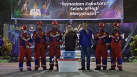 Foto: Pj. Bupati PPU Makmur Marbun serahkan mobil pemadam kebakaran. (DOK. Istimewa)