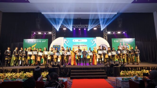 
					Foto: Ajang pemilihan Bujang Song dan Bujang Bawe atau Duta Wisata dan Putri Pariwisata Kabupaten Paser tahun 2024 yang diselenggarakan oleh Pemerintahan Kabupaten (Pemkab) Paser melalui Dinas Pemuda Olahraga dan Pariwisata (Disporapor) Paser. (DOK. Istimewa)