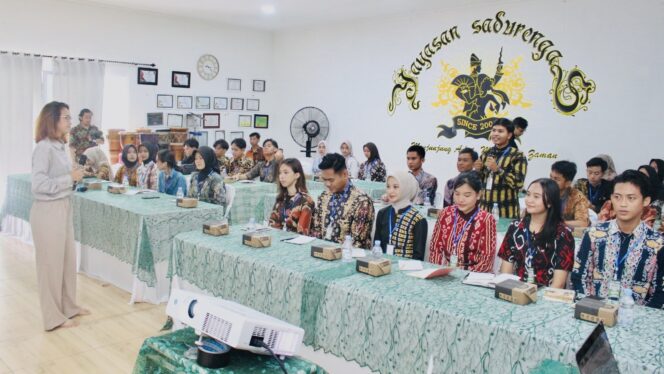 
					Foro: Dinas Pemuda, Olahraga, dan Pariwisata Kabupaten Paser sukses menggelar pembukaan Pelatihan Public Speaking dan Master of Ceremony. (DOK. Istimewa)