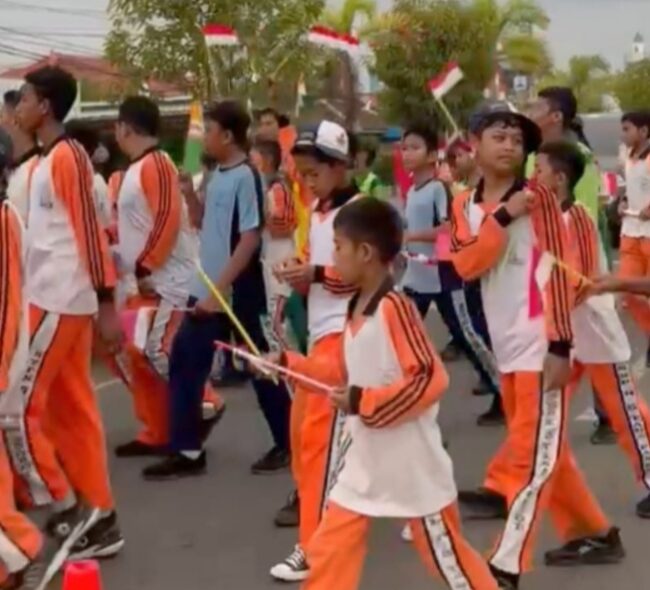 Meriahkan HUT RI ke-79, SMPN 5 Tanah Grogot Gelar Jalan Sehat dan Berbagai Perlombaan