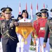 Foto: bendera duplikat Sang Merah Putih dan teks proklamasi diarak dari Monumen Nasional (Monas) menuju Ibu Kota Nusantara (IKN), dalam rangka memperingati HUT ke-79. (DOK. Istimewa)