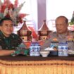 Foto: Pangdam VI/Mulawarman, Mayjen TNI Tri Budi Utomo, bersama Kapolda Kaltim, Irjen Pol Nanang Avianto memimpin Apel Gelar Pasukan Operasi Kepolisian Kewilayahan Mantap Praja Mahakam 2024, (DOK. Istimewa)