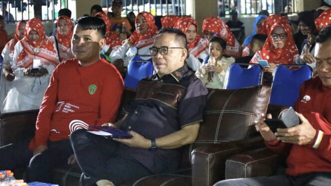 
					Foto: Pj Bupati PPU Makmur Marbun saat menghadiri acara malam ramah tamah dalam rangka memperingati Hari Ulang Tahun (HUT) RI ke-79 di Kecamatan Waru, Rabu malam (28/8/2024). (DOK. istimewa)