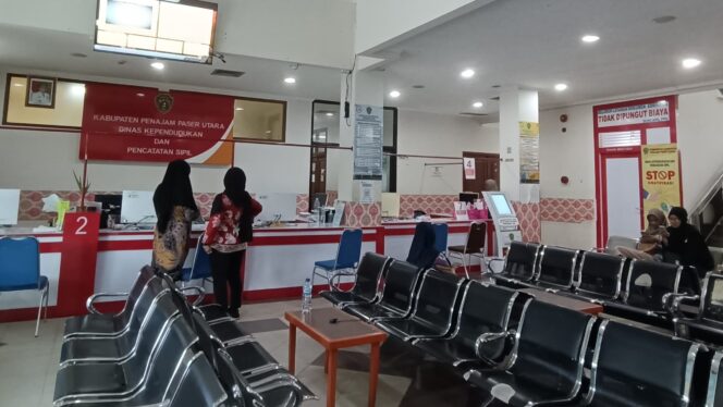 
					Foto: Sekretaris Disdukcapil PPU, Mawar. (DOK. CahayaBorneo.com)